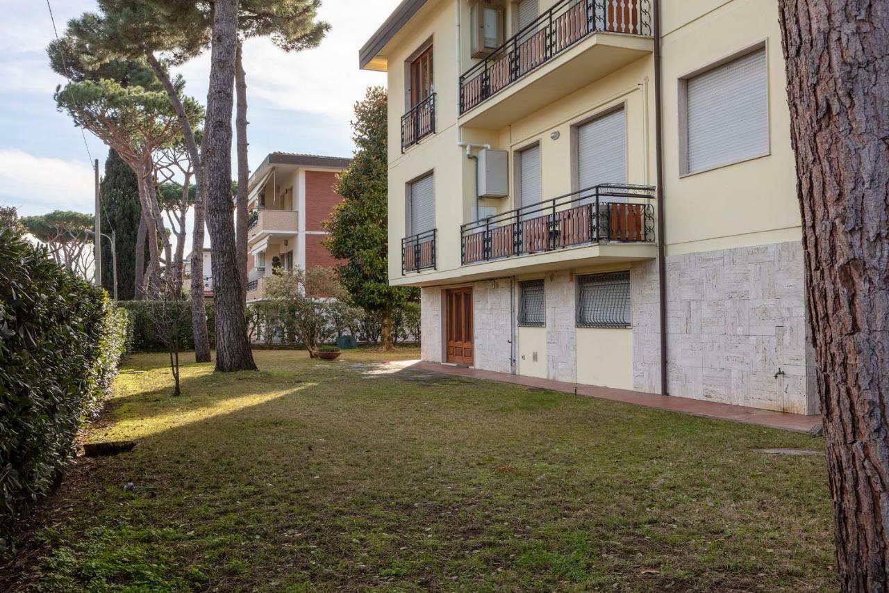 Appartamento Tina Lido di Camaiore Exterior foto